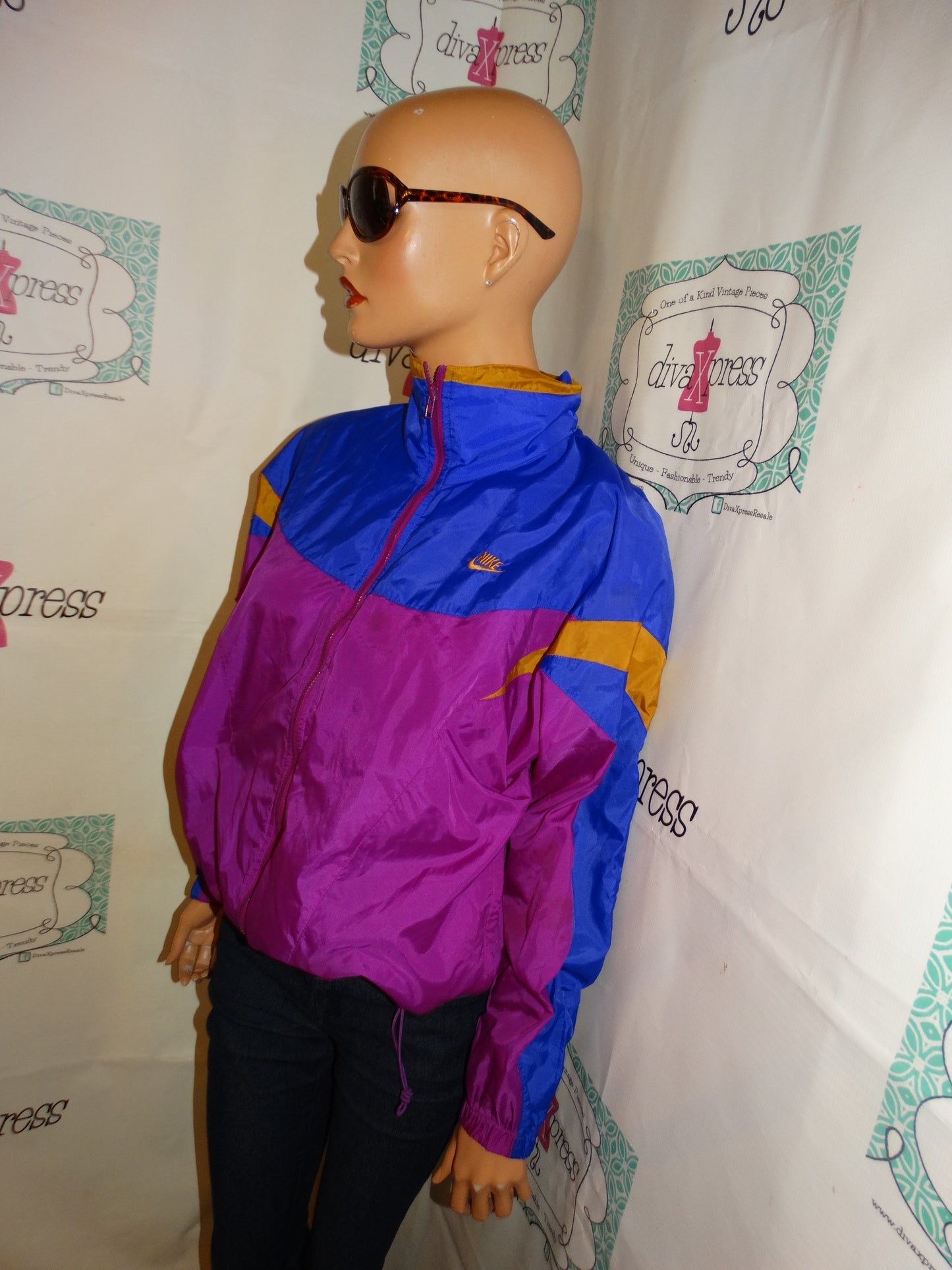 Vintage Nike Jacket Size M ( With Hood)