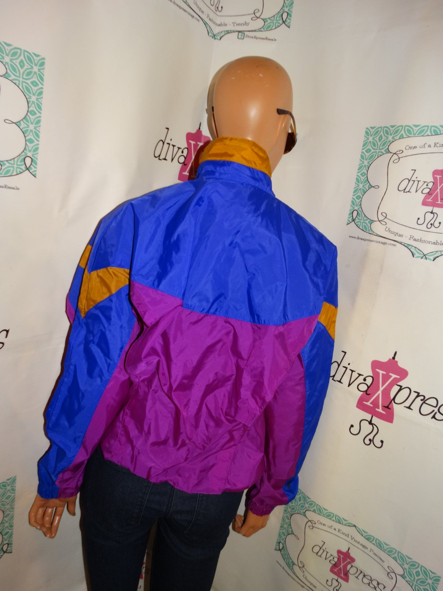 Vintage Nike Jacket Size M ( With Hood)