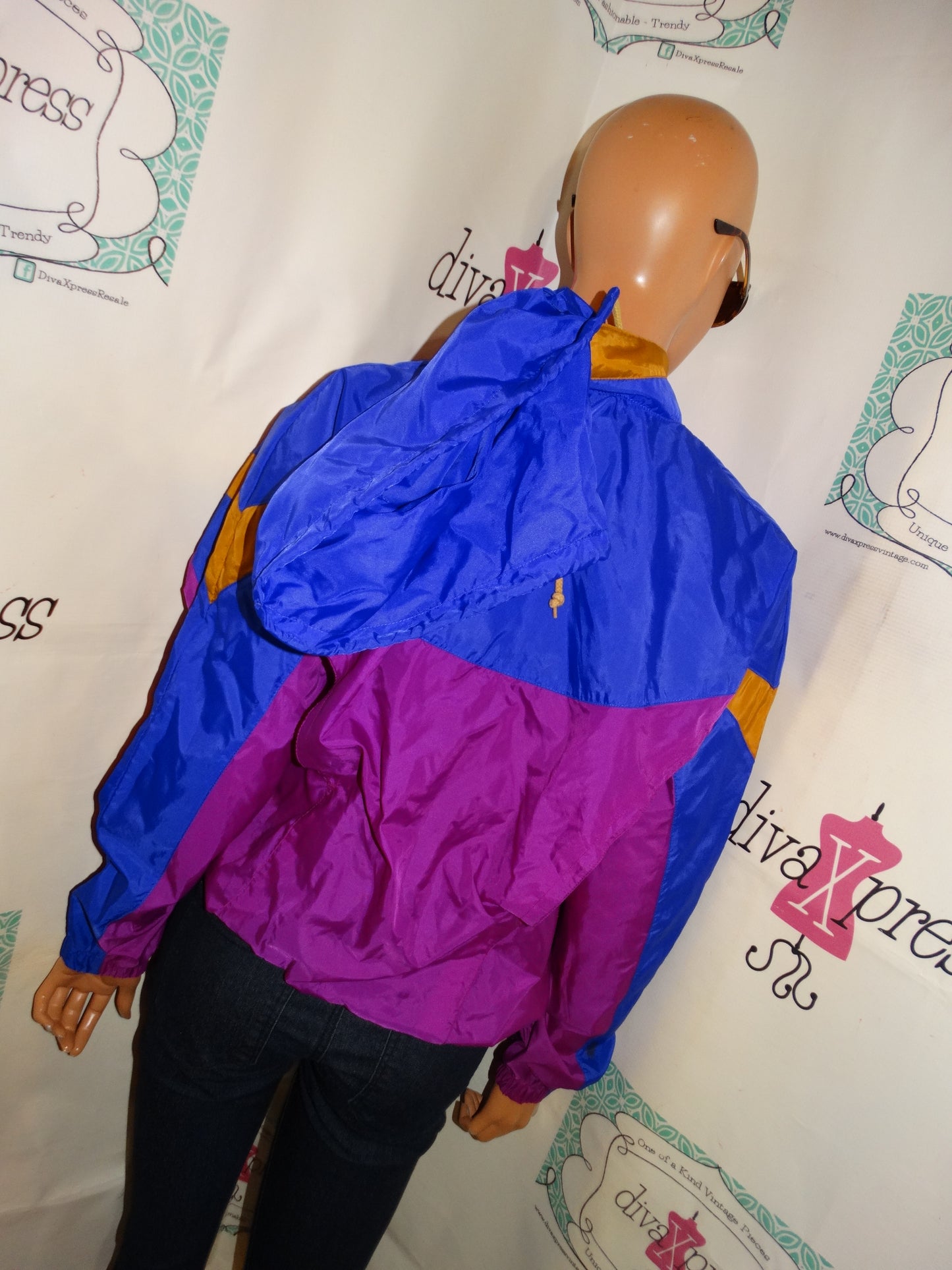 Vintage Nike Jacket Size M ( With Hood)