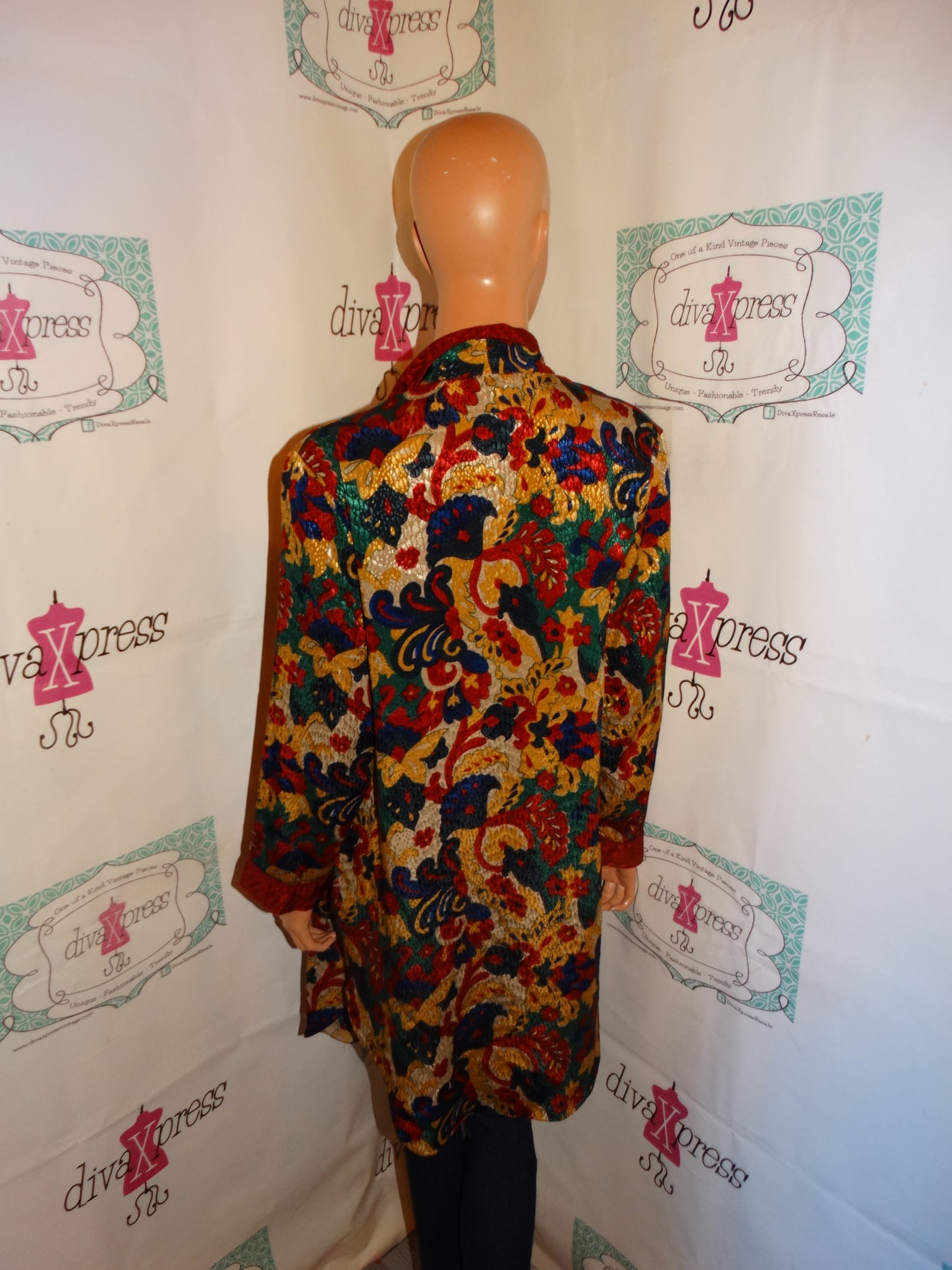 Vintage mystique Tan Burgundy Throw Size M