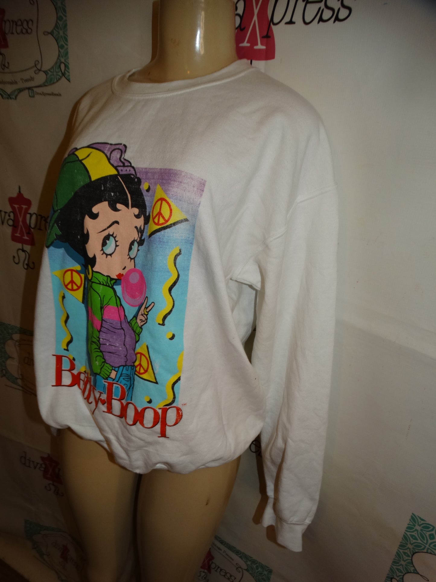 Betty Boop White Sweater Shirt Size XL