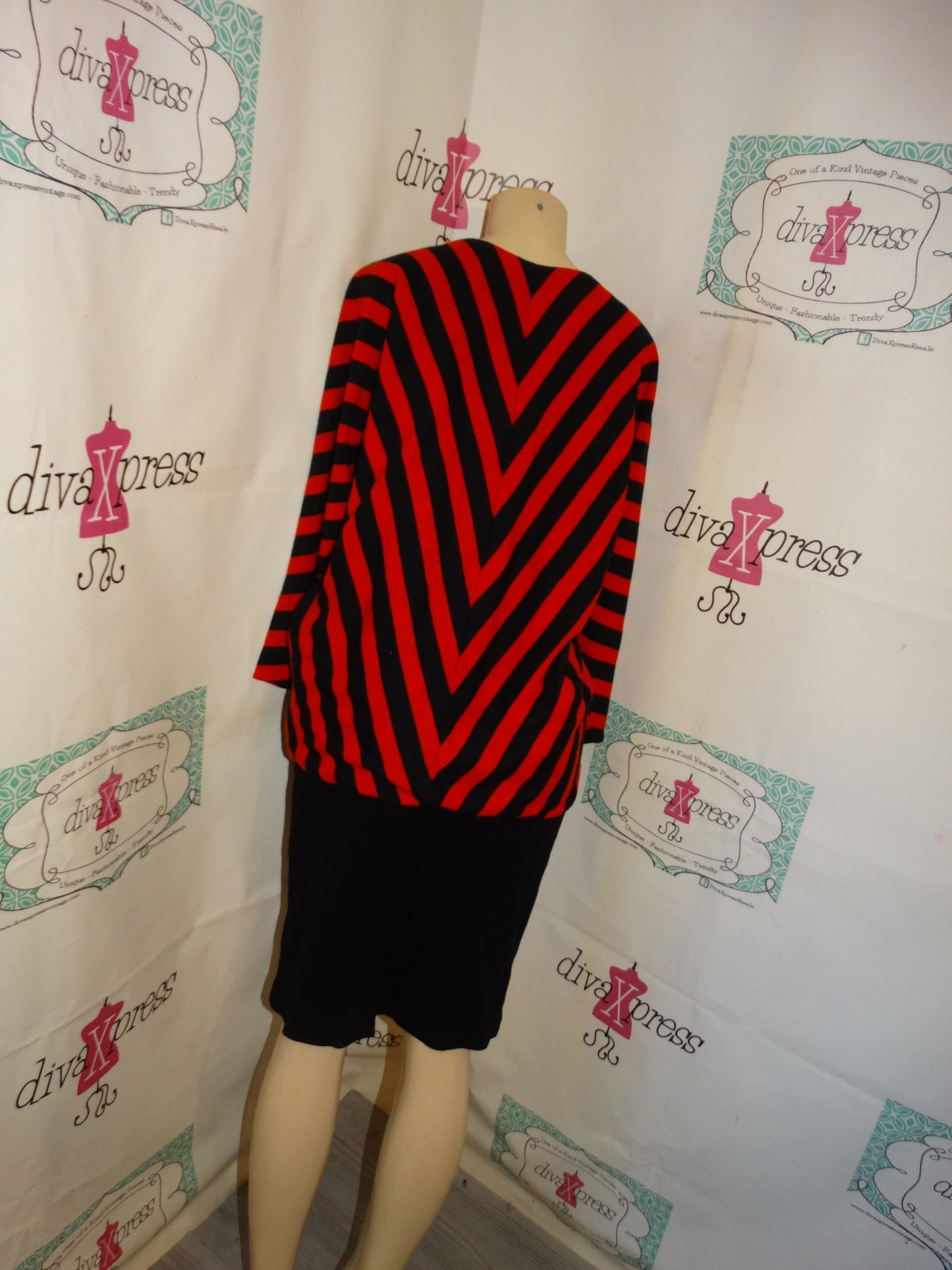 Vintage Yanageya Black/Red Stripe Sweater Style Dress Size L