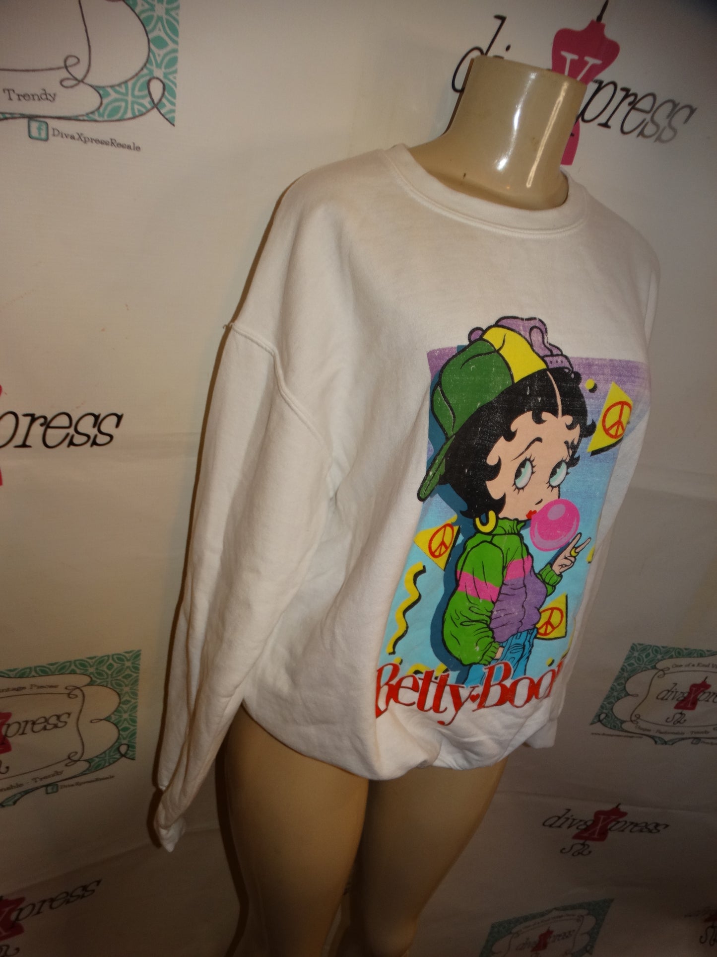 Betty Boop White Sweater Shirt Size XL
