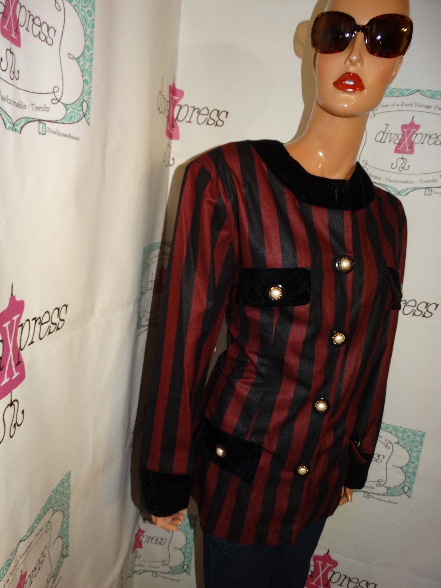 Vintage Mode Sara Burgundy/Black Gold Button Blazer Size M