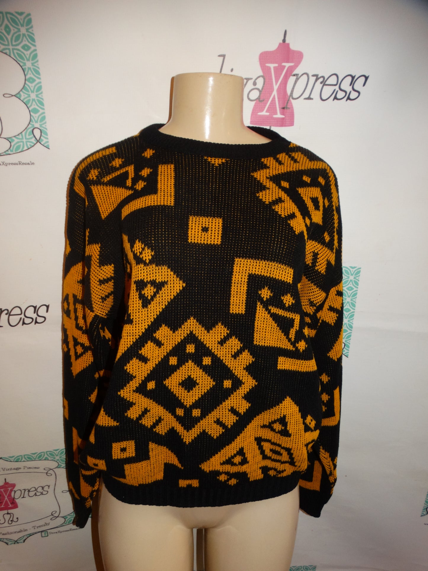 Vintage Black/Mustard Yellow Sweater Size M
