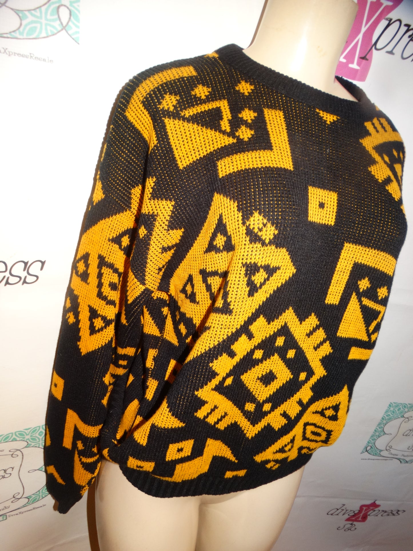 Vintage Black/Mustard Yellow Sweater Size M