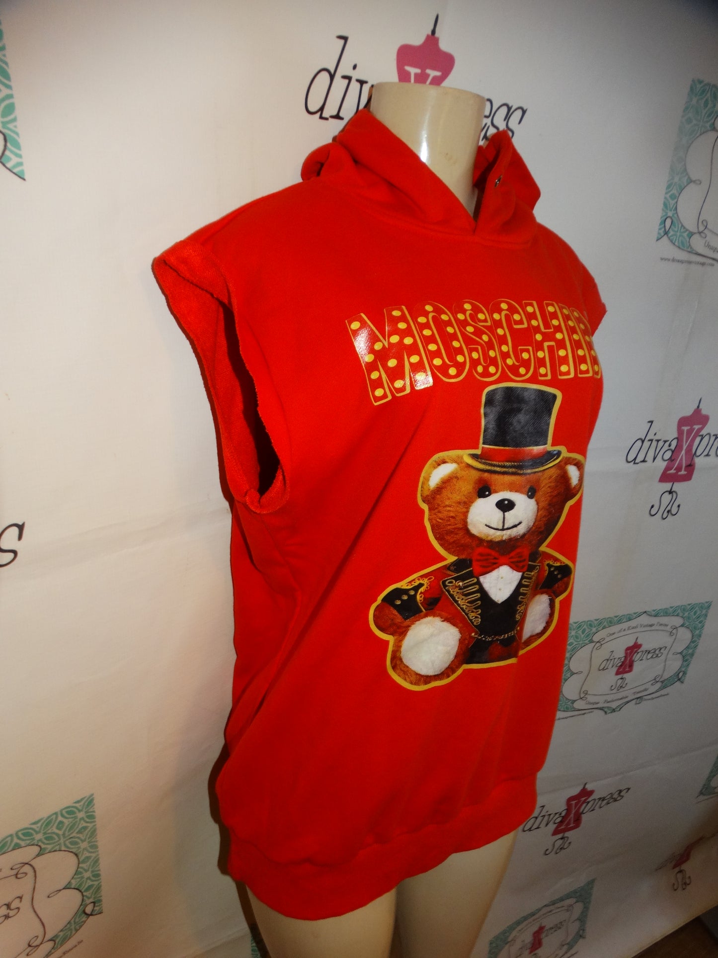 Moschino Red Teddy Bear Short Sleeve Sweat Shirt Size L