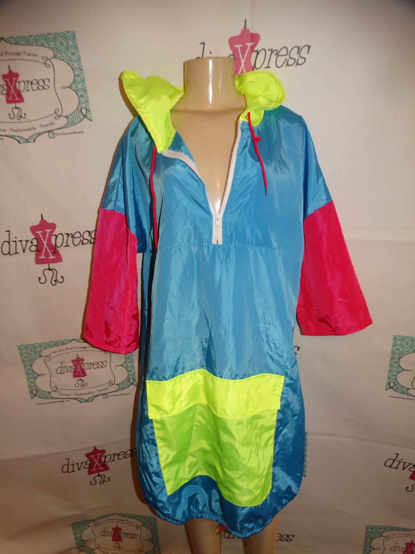 Blue/Neon yellow/Pink Dress Size L