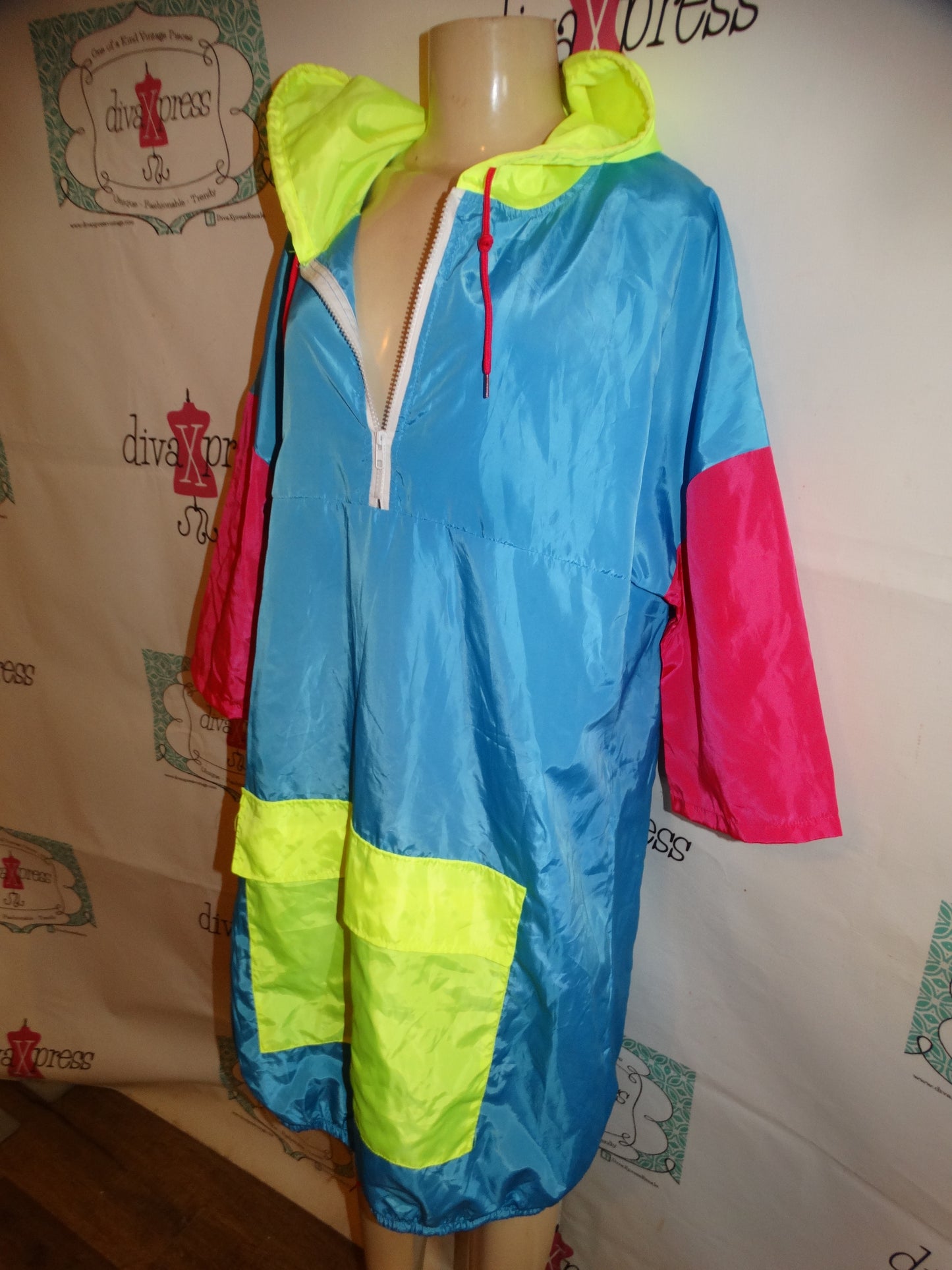 Blue/Neon yellow/Pink Dress Size L