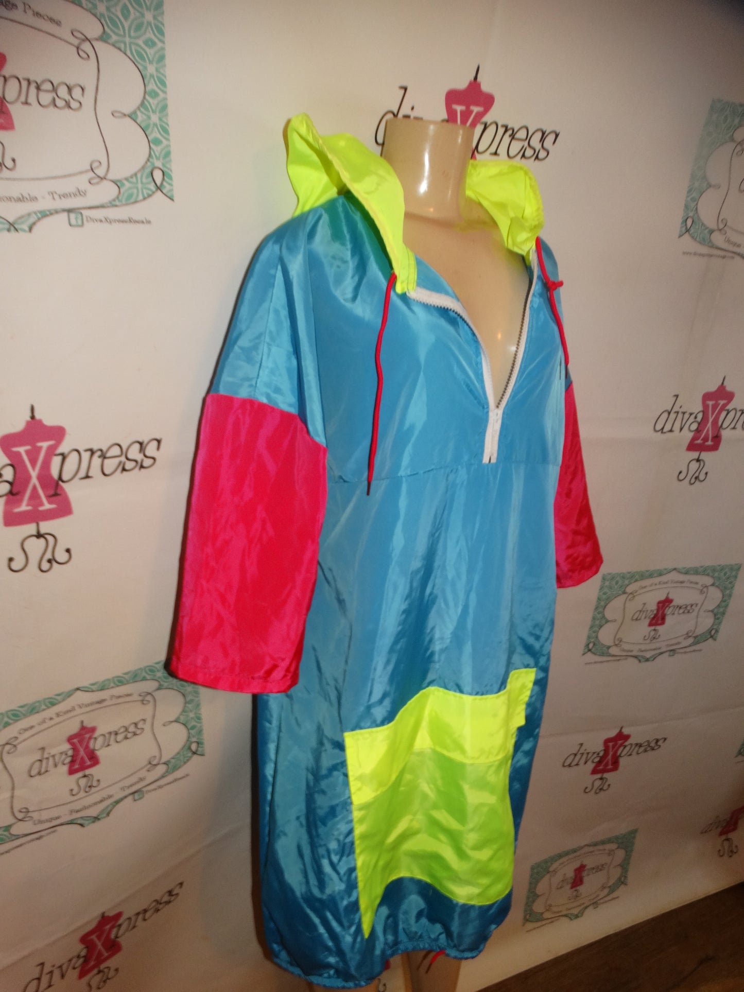 Blue/Neon yellow/Pink Dress Size L