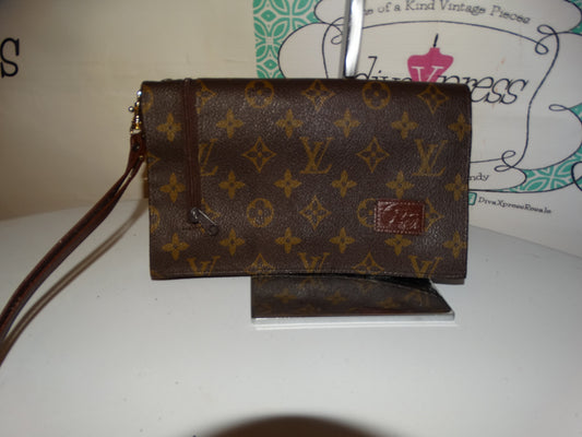 Vintage LV Small Clutch Size M