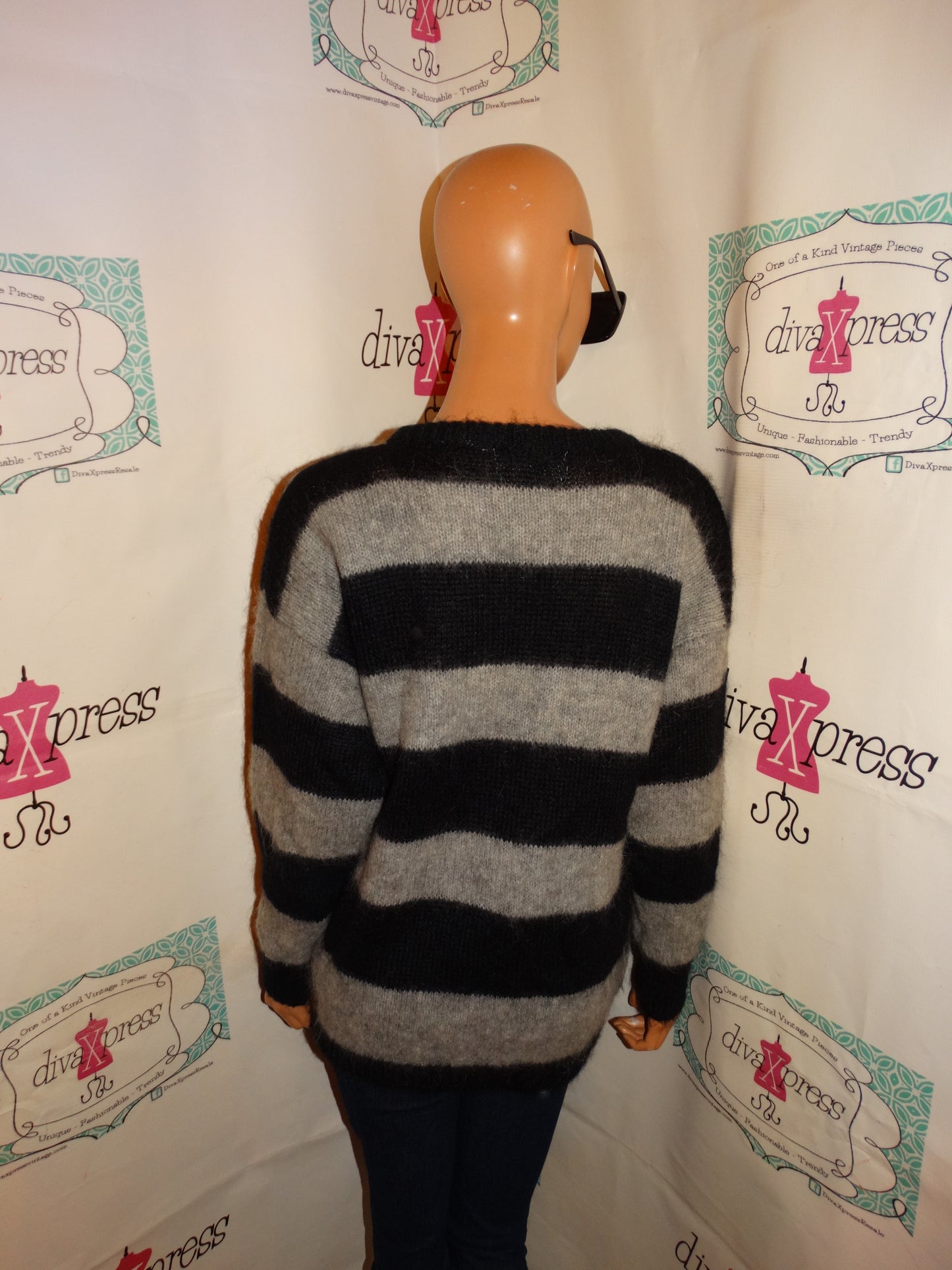 Vintage Mariel Kim Gray/Black/Gold Sweater Size M