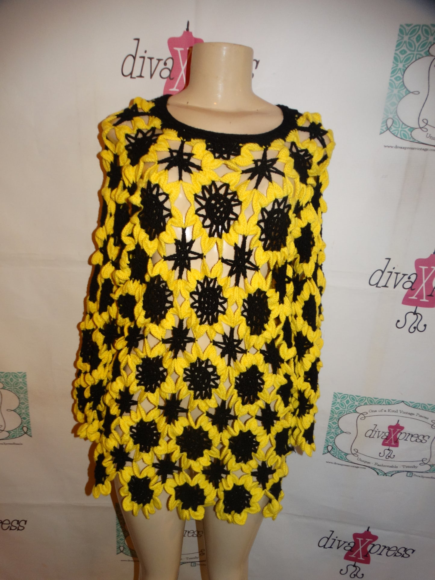 Vintage Yellow/Black Crochet Sweater size L