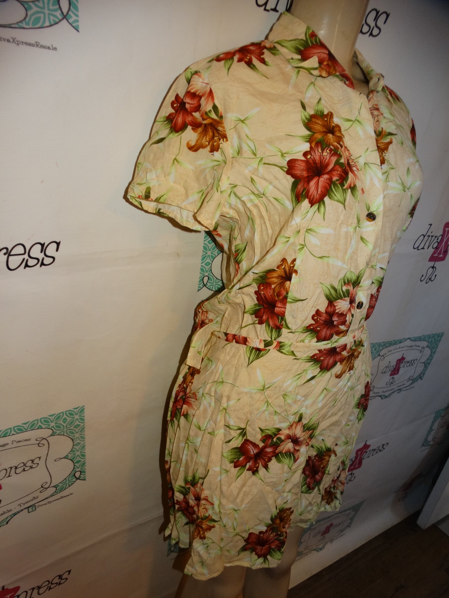 Vintage 1st ISsue Cream Floral 2 Piece Skirt Size M