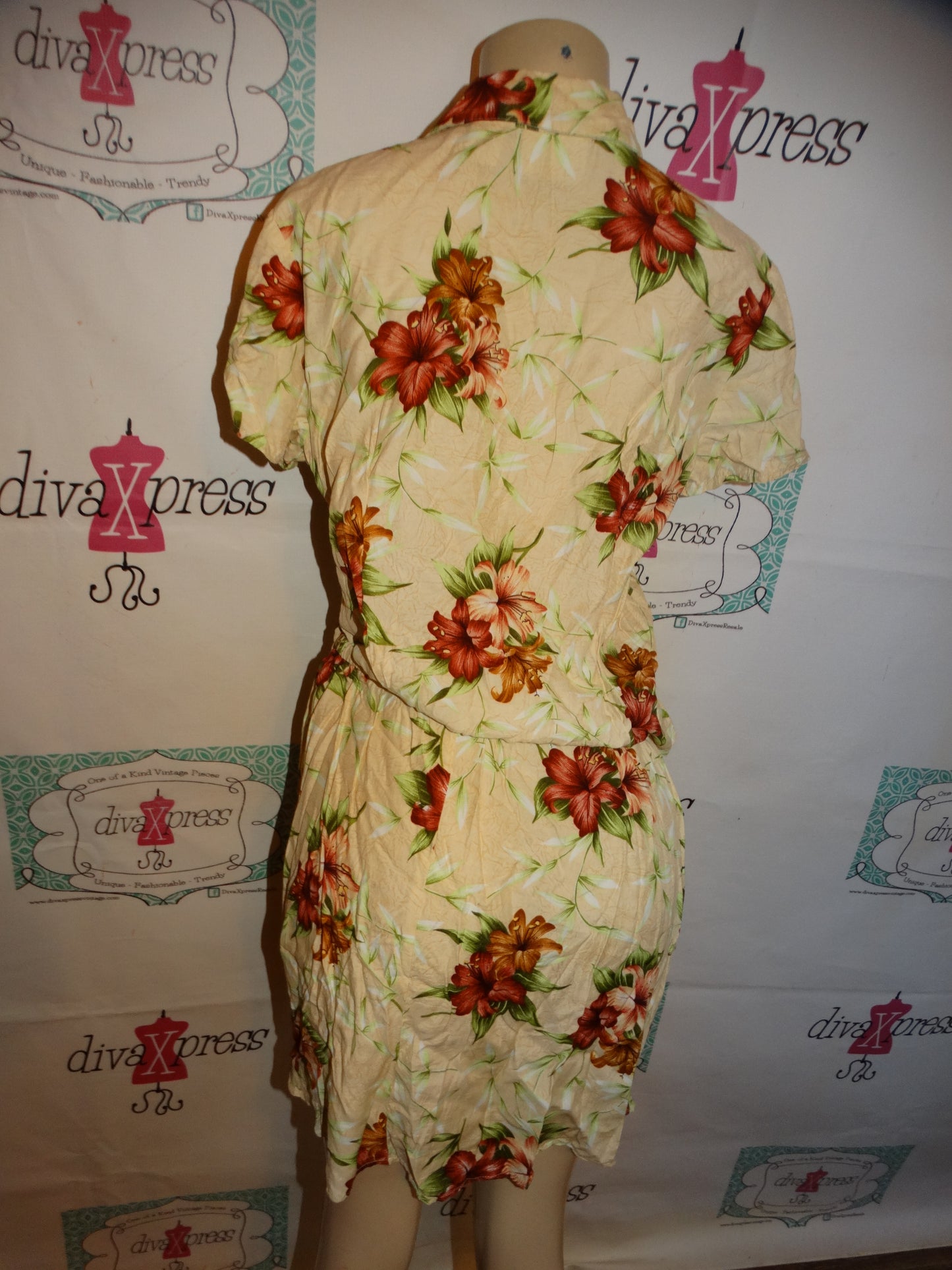 Vintage 1st ISsue Cream Floral 2 Piece Skirt Size M