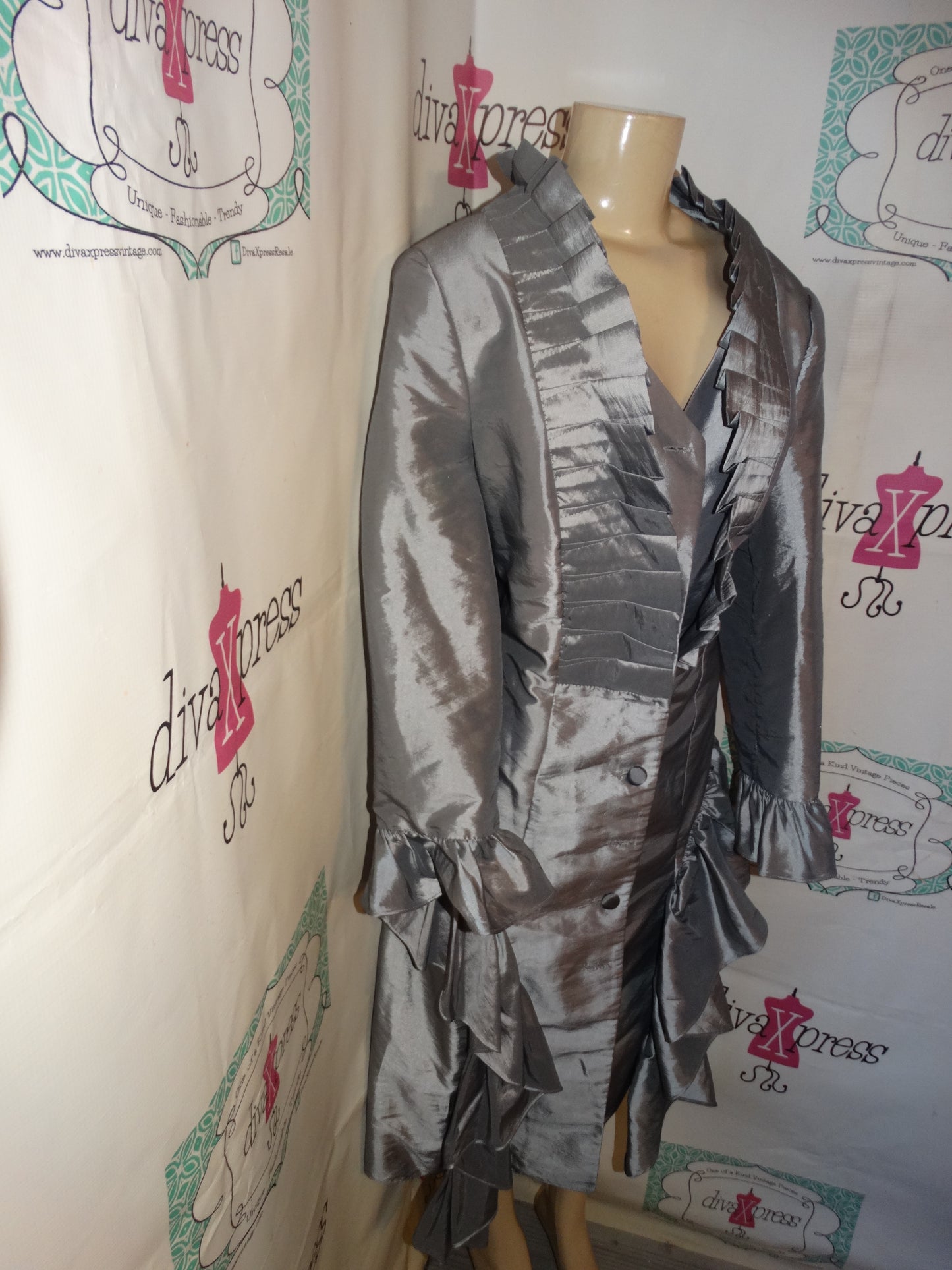 Vintage Serafina Silver Ruffle Dress Size XL