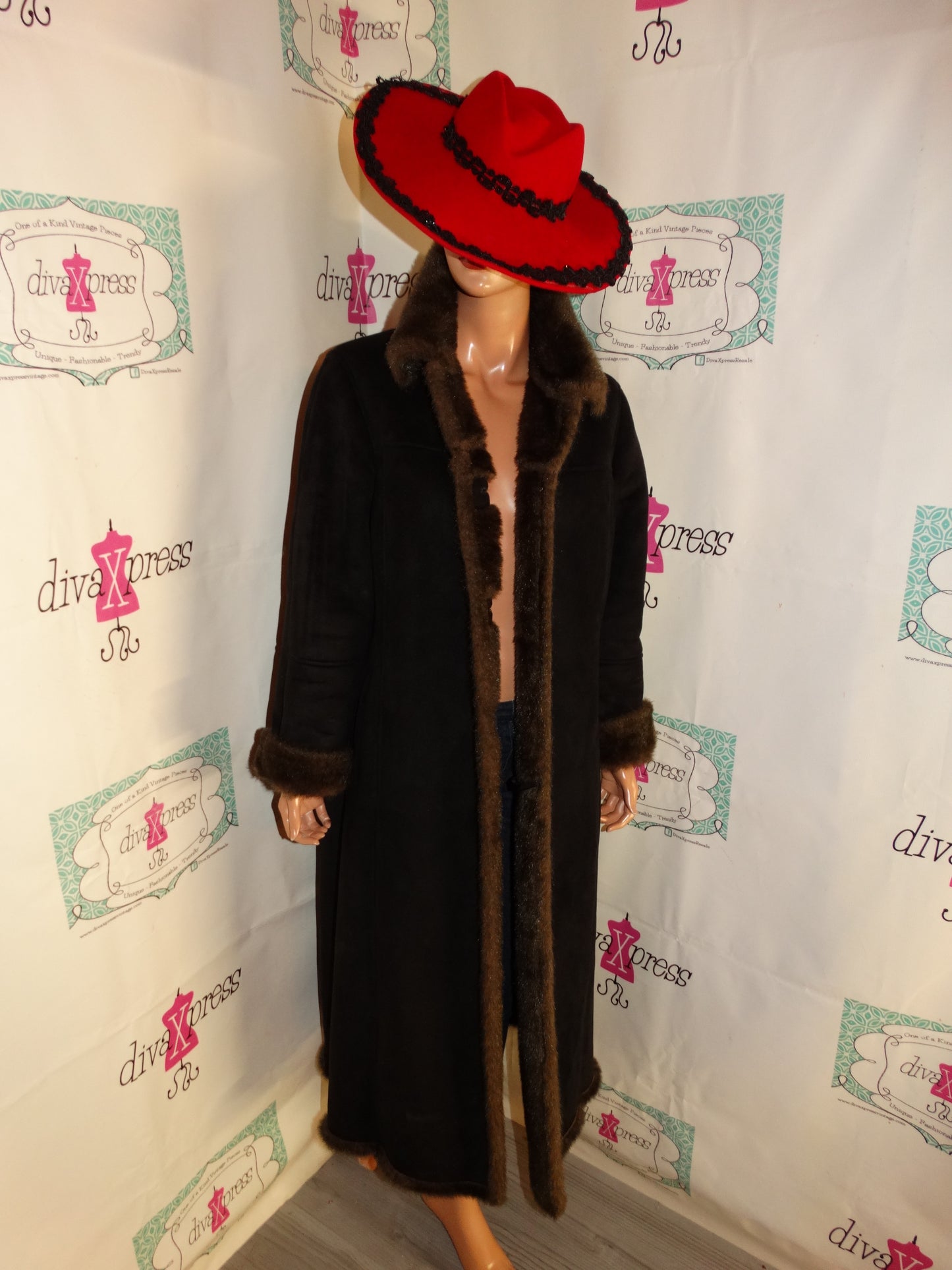 Vintage UTex Black Faux Fur Collar Sleeve Coat Size L