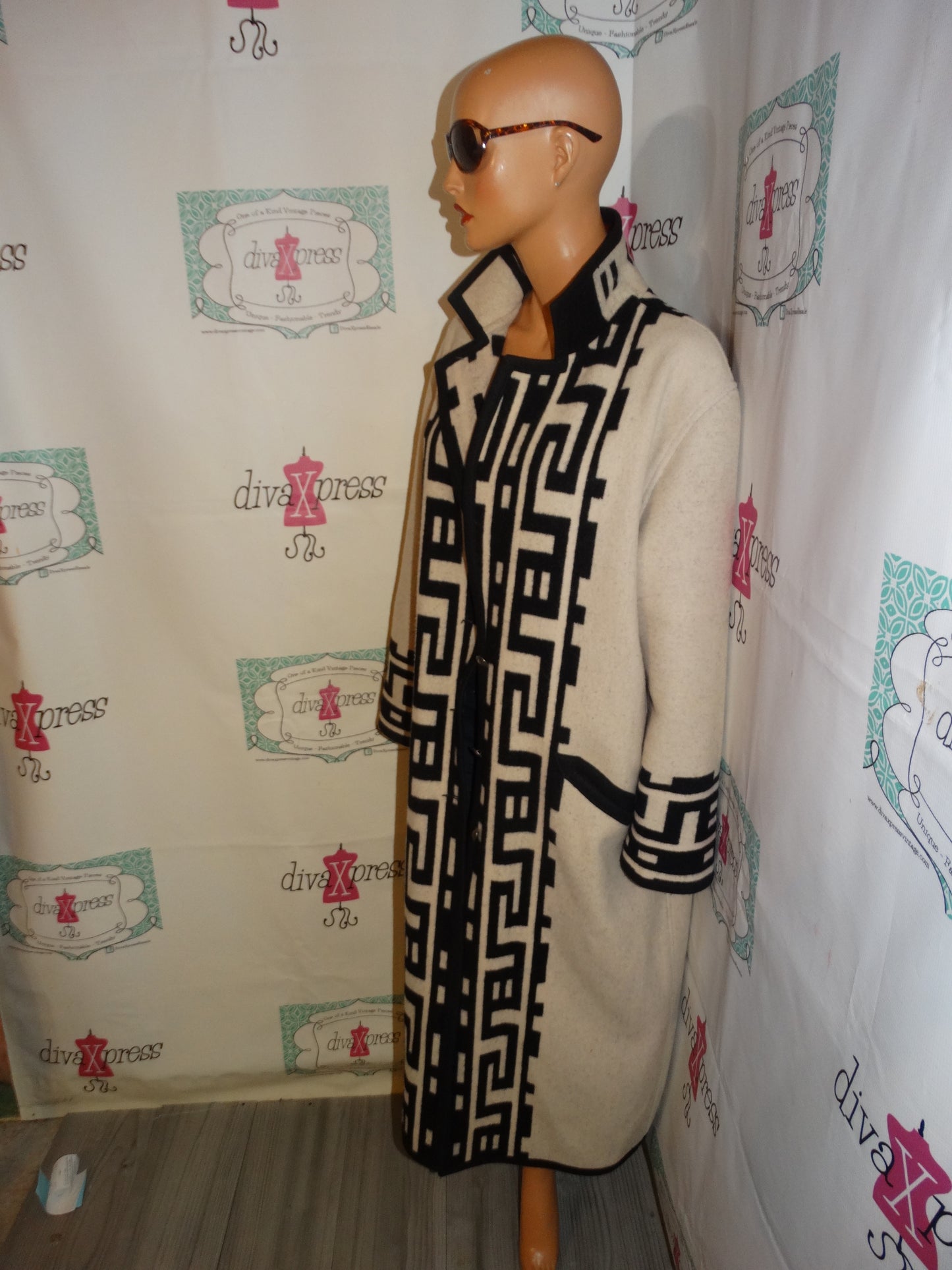 Vintage NAtive Jackets Cream/Black/Red Long Wool Coat Size XL