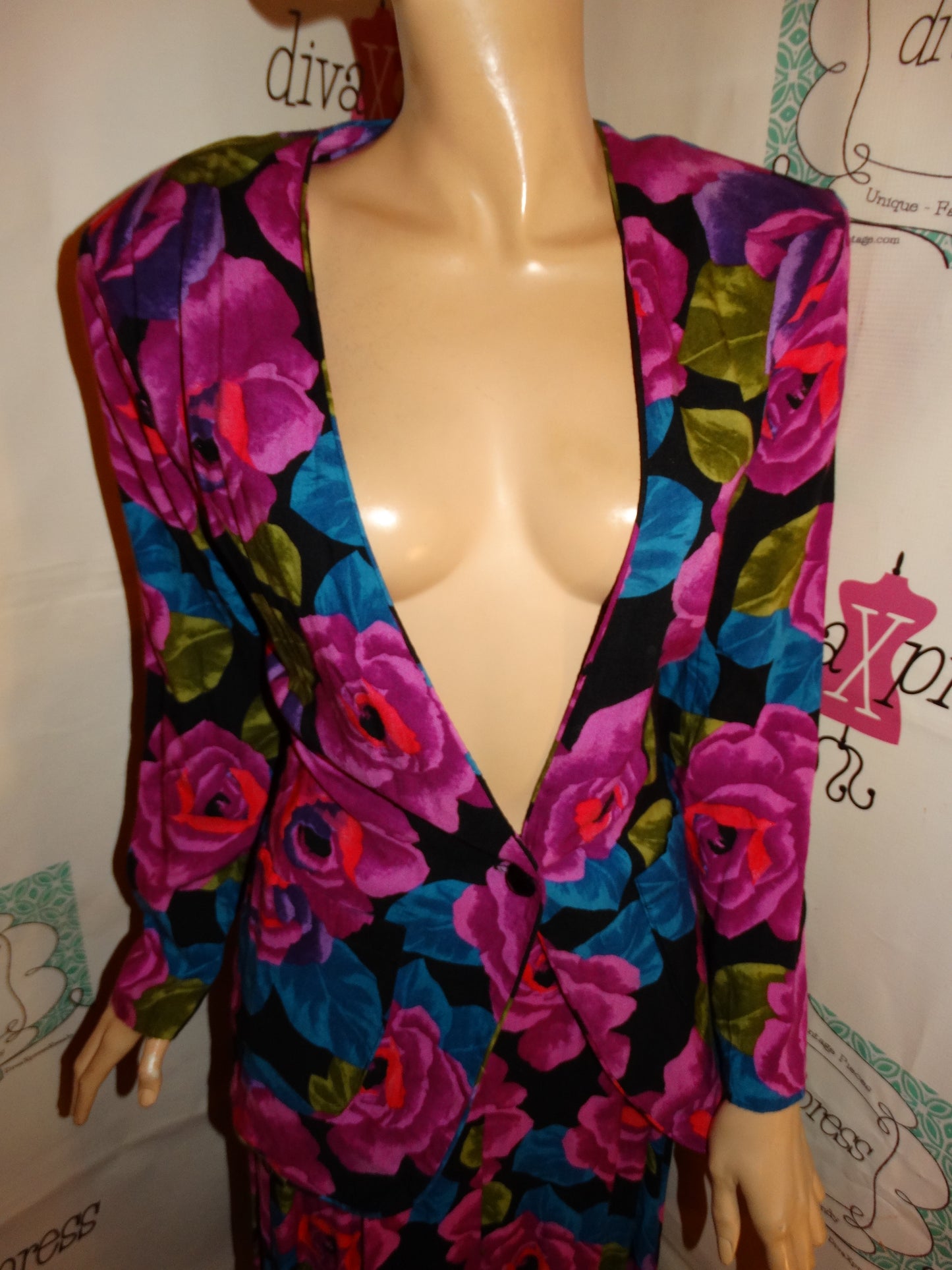 Vintage Option Black/Pink Floral 2 Piece Skirt Set Size M