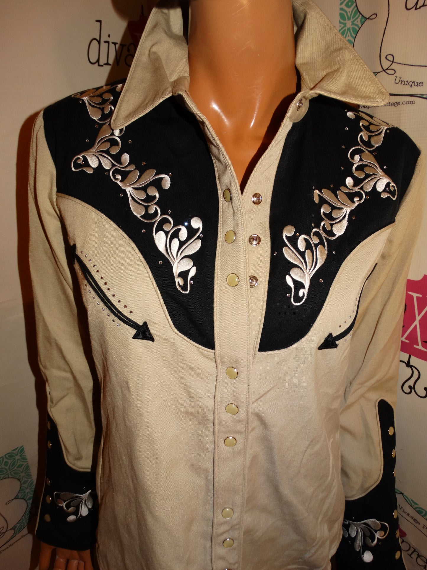 Vintage Judy's Tan/Black Blouse Size M