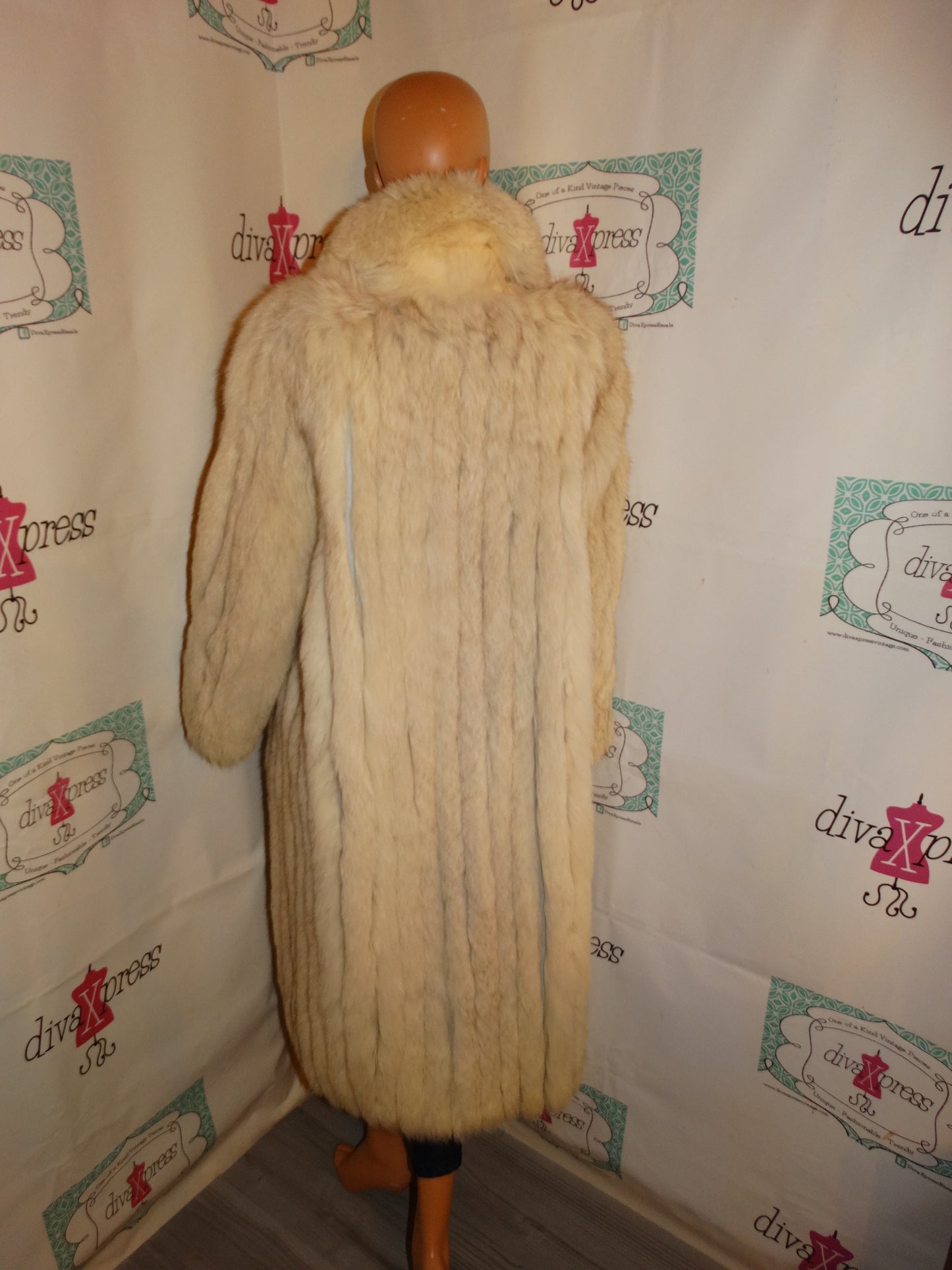 Vintage Saga Fox Authentic Fox Fur Long Coat Size XL