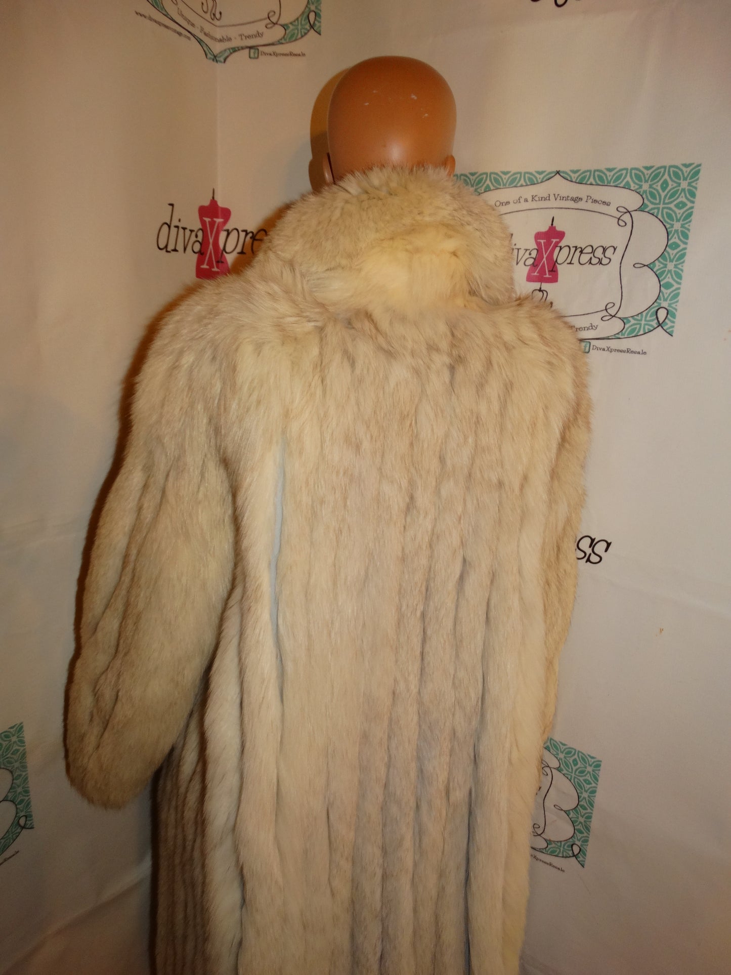 Vintage Saga Fox Authentic Fox Fur Long Coat Size XL