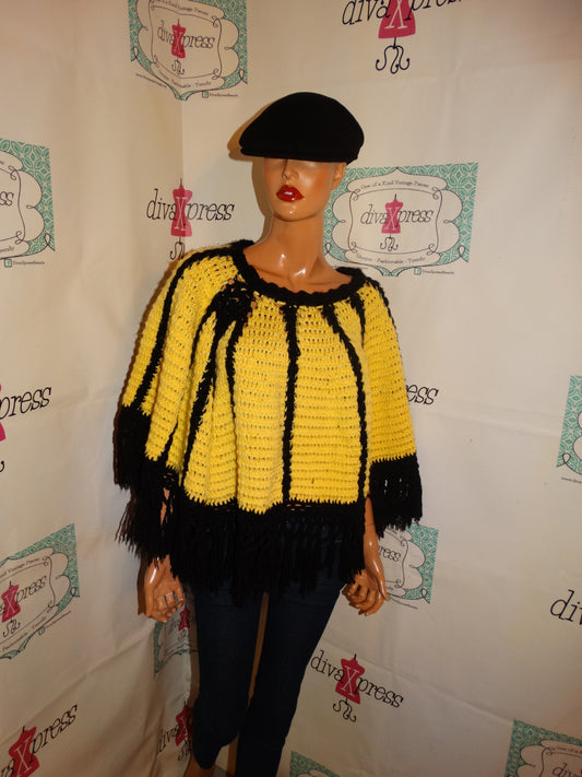 Vintage yellow/Black Crochet Poncho Size M-1x