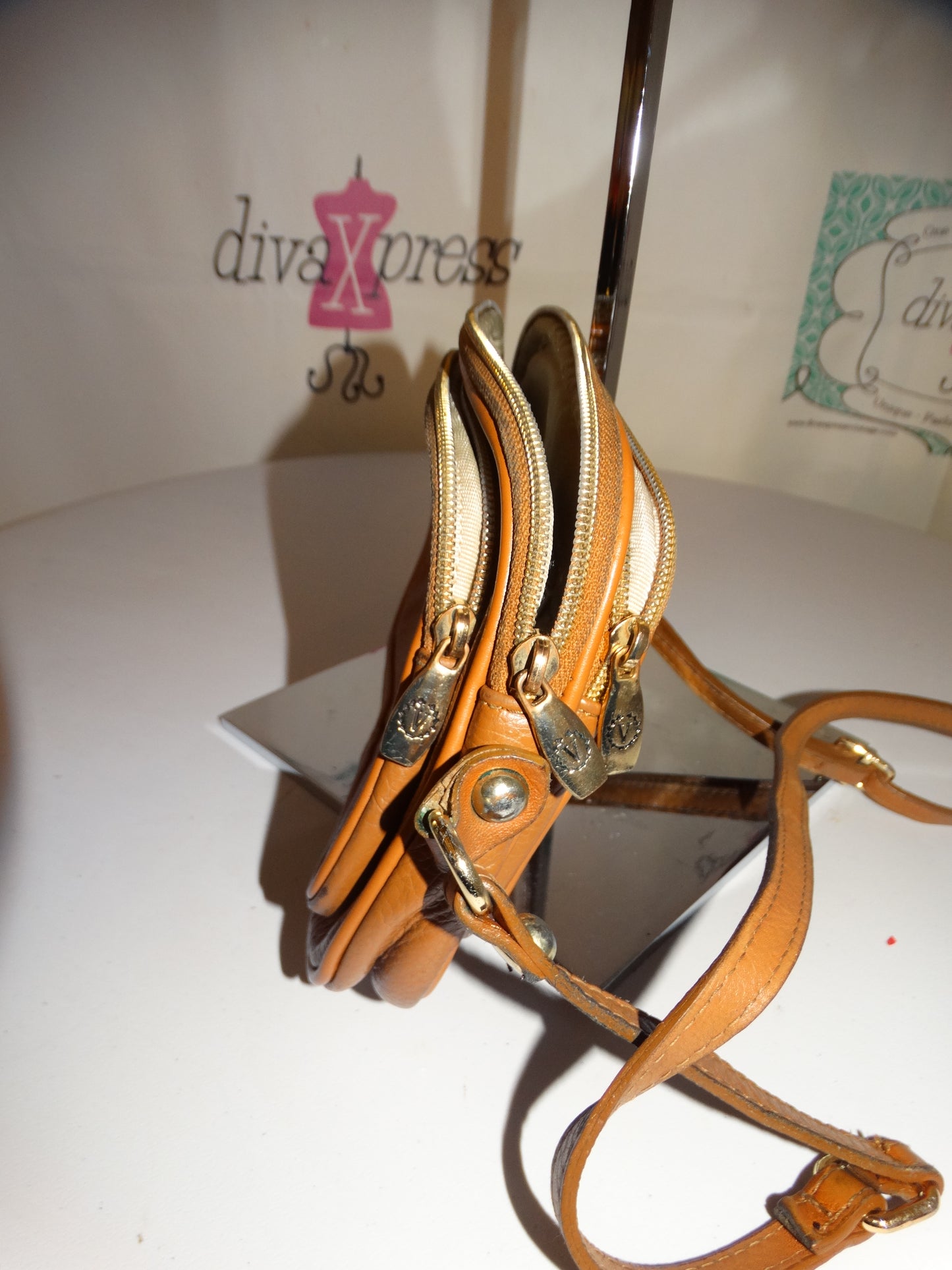 Vintage Valentina Cognac Leather Purse Size S