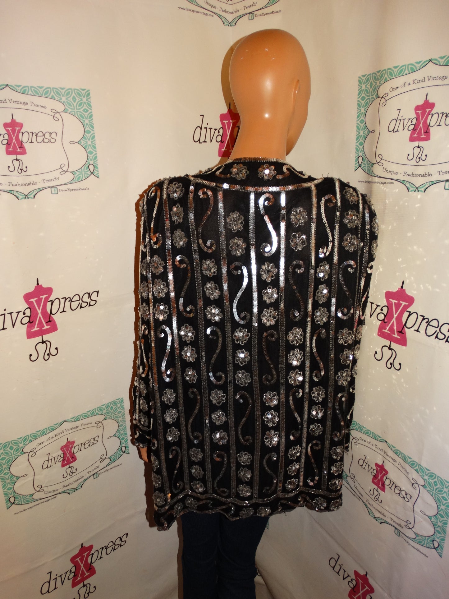 Vintage Jewel Queen Black/Silver Sequins Throw Size XL