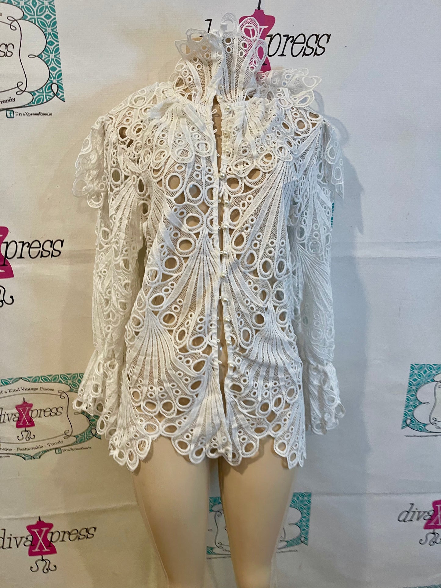 Vintage White Sheer Lace Top Size M