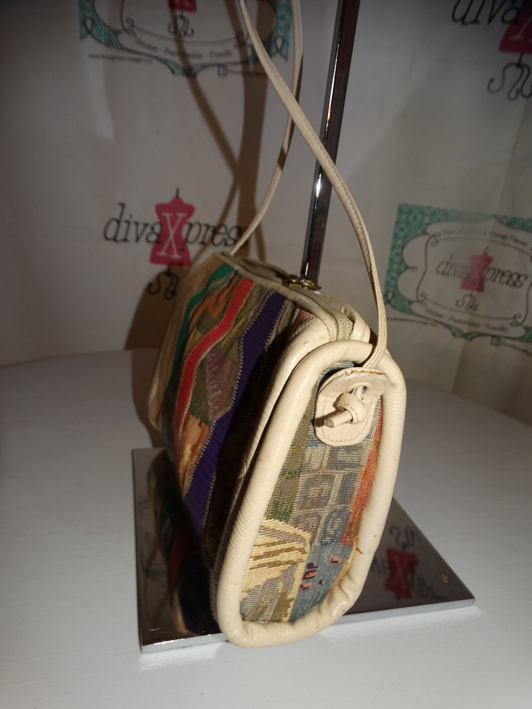 Vintage White Leather PATch Purse Size M