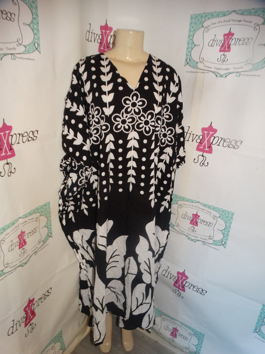 Vintage Sante Black/White Kaftan Size 3x