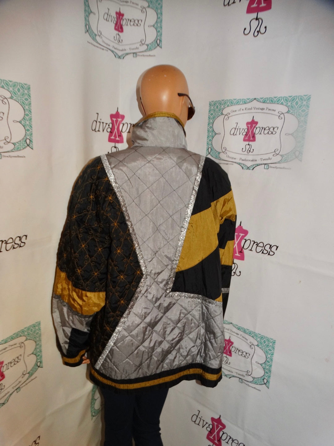 Vintage Venezia Black/Gold/Silver Bomber Jacket Size 2x